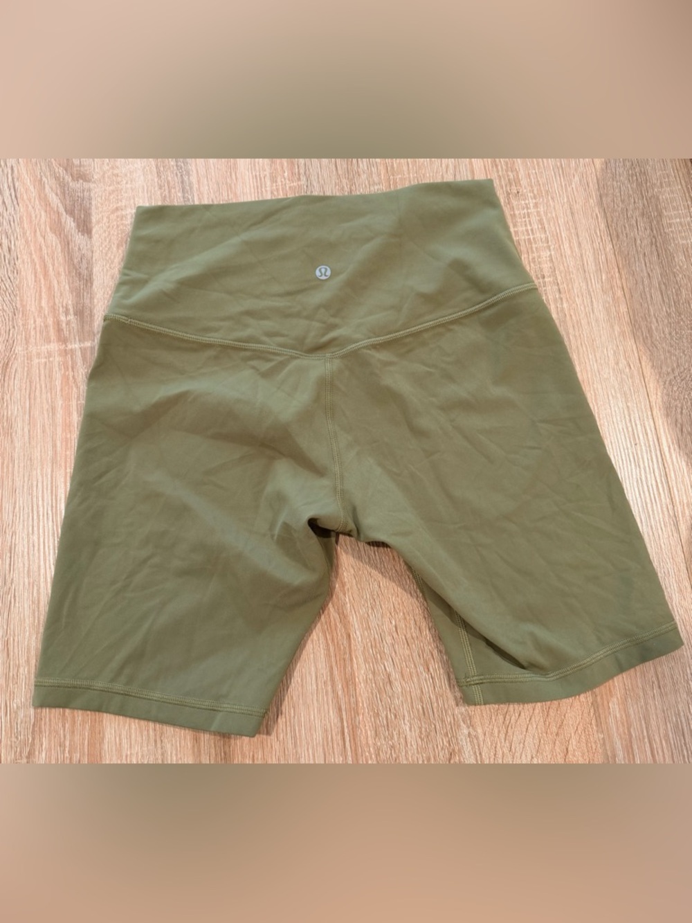 Lululemon Align High-Rise Short 8"
Bronze Green